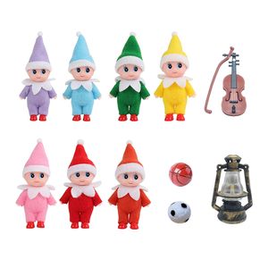 7 PCS Kawaii Mini Babies Elf Dolls Set Fooball Guitar Lantern Peluches en el estante Accesorios Regalos de Navidad para niñas Niños Niños Niños Adultos