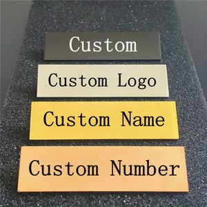 70 * 20MM broches personnalisables broche personnalisée gravée votre logo de texte plaque d'identification d'entreprise étiquette en métal en acier badges nominatifs personnalisés