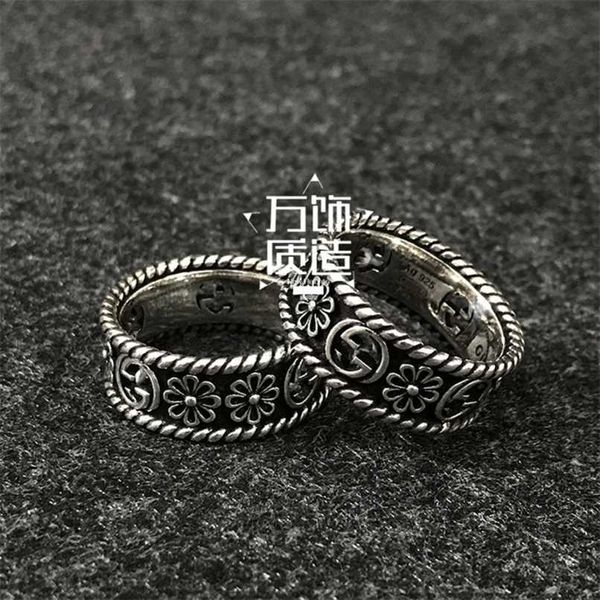 70% de réduction Bague de collier de bracelet de bijoux de créateur 925 Daisy Hollowed Match Ins Style Men's Women's Couple Ring