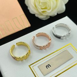 155557Europese en Amerikaanse moderingen, zoete stijl gesloten mondring voor dames, Japanse en Koreaanse minimalistische trendy handsieraden