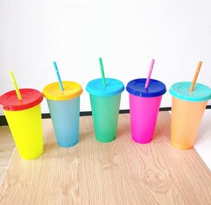 700 ml Couleurs à langer tasses Magic Plastic Brinking gobelers tasse avec couvercle Couleurs de bonbons de paille