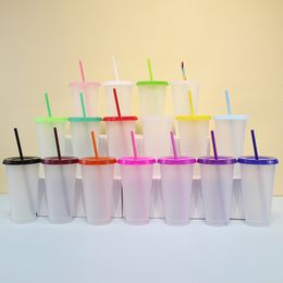 Gobelet à boisson de 700 ml Gobelet en plastique de 24 oz Gobelets à boire givrés transparents avec paille Tasse de boissons froides réutilisables d'été belle chope de bière à café