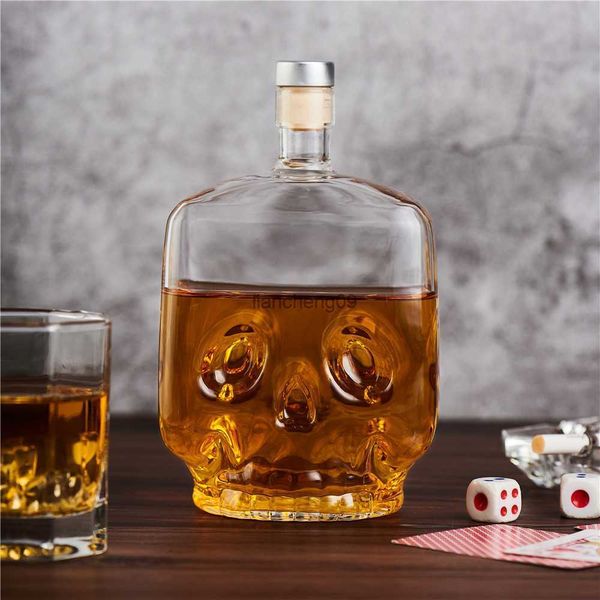 Distributeur de vin en verre de 700 ml Creative Square Skull Decanter Bouteille de whisky avec bouchon hermétique Square Skull Home Bar Dispenser L230620