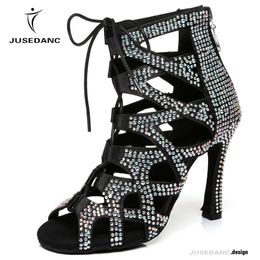 706 Latin For Cuban Talon Chaussures de salon Femmes Bottes de danse Boots Sandales Jass Dance 230411 SS