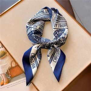 70 cm Silk Feels Square Scarf Femmes Luxury Brand Coup Tie Feme Femelle châle enveloppe Headkerchief Hijab Bandana Echarpe