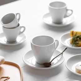 70 ml Noordse stijl tulpen espresso Cup -schotel sets kleine puur wit keramisch goedkope Italiaanse koffie mug koffiehuis café groothandel