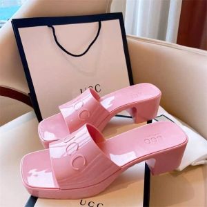 72% korting op Designer Jelly Cool Fashion Super Fire High Waterproof Platform Bottom Dikke Heel Slippers GUC62