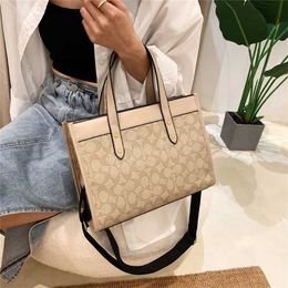 75% tienda outlet Bolso de mano para mujer 2023 Nuevo bolso cruzado de gran apariencia y gran capacidad con sentido de mano impreso modelo grande 5598