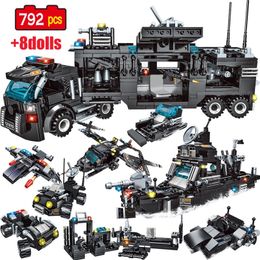 792 PCS City Station Car Building Blocshs for City Swat Team Truck House Blocks Toy pour les enfants pour garçons 220726
