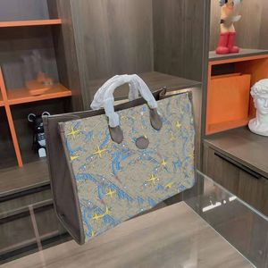 7A Totes con estampado de dibujos animados, bolso de hombro marrón clásico, bolso rectangular grande para mujer, bolso de compras, bolsillo de cuero para viaje