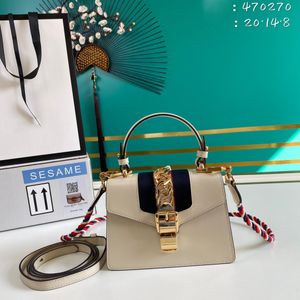 7A Diseñador Sylvie Bolso de hombro Tote cruzado de alta calidad Marfil Azul marino Rojo Cuero genuino Moda de lujo Totes para mujer Bolsas Bolso cruzado Bolso Hobo 470270