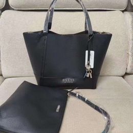 7a Guessn Sac à bandoulière de luxe Guys Mode européenne et américaine Tendance Couleur Pure Sac Mère Loisirs Shopping Tête de Verrouillage Femmes Simple Une Épaule Grand