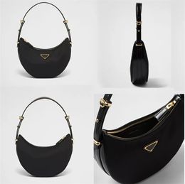 7a qualité triangle en cuir demi-lune sac femmes cross body épaule pradhandbag sacs de créateurs DHgate hommes dame embrayage fourre-tout voyage de luxe aisselles croissant de lune sac