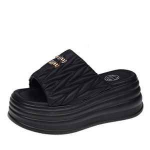 7 cm flip flops dames slippers Super High Heel -platform Wedges Beach geplooide sandalen Zomer nieuwe dikke schoenen vrouw
