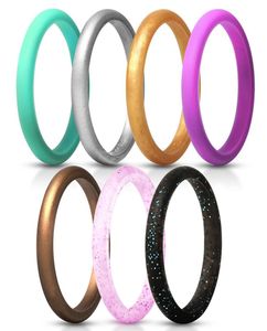 7Color Pack Métalliser les bagues de mariage en silicone étincelante pour les femmes Bandes de mariage en caoutchouc mince Ringlable FDA Silicone 27 mm wid7239255