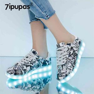7ipupas 27-44 USB chargeant la mode LED chaussure nouvelle sneaker rougeoyante graffiti pour enfant garçon fille unisexe lumineux lumineux baskets 210329