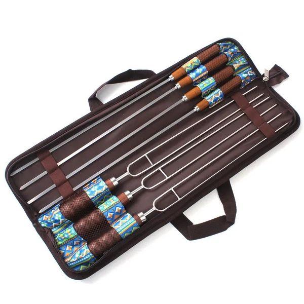 7pcs / ensemble brochettes de barbecue en acier inoxydable Outdoor BBQ portable aiguille / sticks fourchet Set Wooden Handle Picnic Tools1.Brochettes de barbecue en acier inoxydable pour les grillades