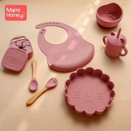 7pcSet Baby Feeding Table Volent une gueule de bol de silicone de qualité alimentaire gratuite Placemat Fork Spoon Cup Set Goods 240412