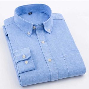 7pn2 Chemises habillées pour hommes 2023 Spring and Automn Mens Shirt Oxford Cotton Fabric Shirt Long Sled Color Coule Coup de cou de la Collite Casual Fit Top D240507