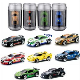 8 Colores / H Coca Coca CAKE Mini RC Radio Control remoto Micro Racing Coche 4 Frecuencias Juguete Para Niños Regalos de Navidad RC Modelos LJ200919