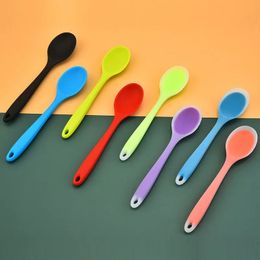 8 colores Silicona cuchara resistente al calor fáciles de limpiar cucharas antiadherentes de arroz con cuchara a alta temperatura herramienta de cocina utensil