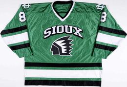 8 Mike Commodore North Dakota Fighting Sioux HOCKEY JERSEY Mens broderie cousue personnaliser n'importe quel numéro et nom maillots