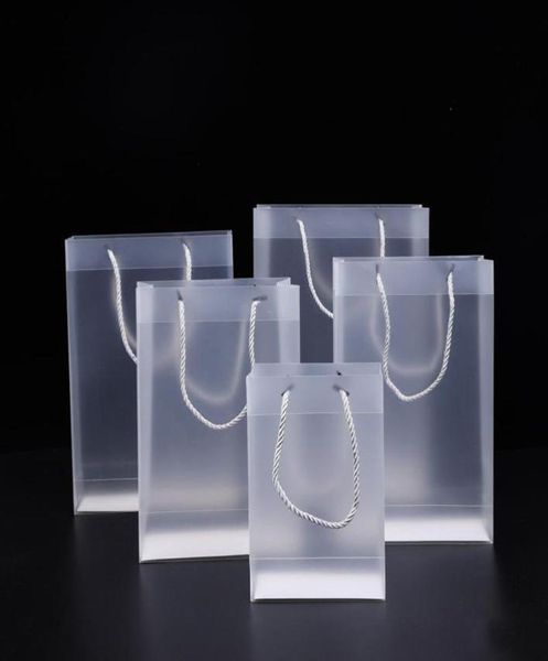 Bolsas de regalo de plástico de PVC esmerilado de 8 tamaños con asas Bolsa de PVC transparente impermeable Bolso transparente Favores de fiesta Papel de regalo XD230514064943