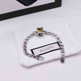 80% korting op designer sieraden armband ketting ring Witte koperen stijl dubbelzijdige steen ingelegde vierkante sterarmband