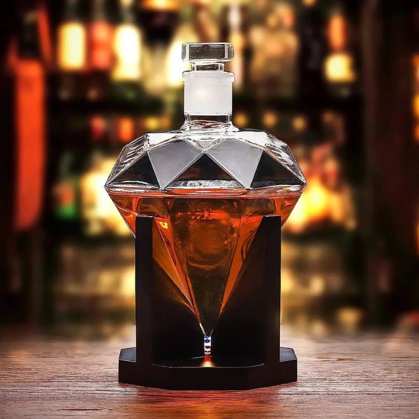 850 ml Whisky Decanter Glass Diamond Wine Vin Wil with Woodder Standder Standing Assydable Forh type de Cadeau d'alcool 240407