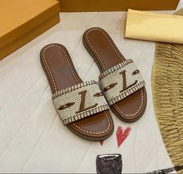 857 femmes designer pantoufles de sandales transparentes lettre femme imprimée luxe d'été glissements de tongs de lady tongs plats plats sneakers taille 35-42