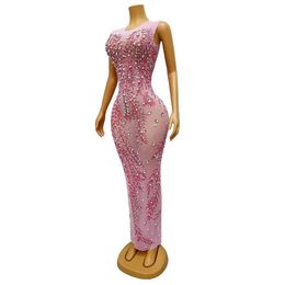870J Stage Wear Rhinestones plateados Cristales MANEVELESS Pink Vestido rosa Sexy STRING STAPE Stage Celebre Costume Party Wear Fenzhu D240425
