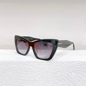 871 Lunettes de soleil œil de chat Noir brillant / Dégradé de fumée Femmes Lunettes de soleil design d'été Lunettes de soleil Lunettes de soleil Sonnenbrille Shades UV400 Lunettes avec boîte