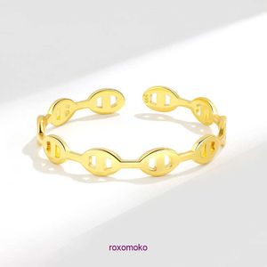 8A Diseñador al por mayor H Home Shop Shop Ins Cold Wind Big Narnet Pulsera Femenina Femenina Capacidad de mano de 18K Gold Bangle con caja de regalo