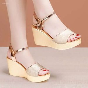 8 cm S-sandalen 32-43 Kleine comfortabele hoge hakken Echte lederen schoenen 2024 Zomer Damesplatform Wedges Kantoor Sandaal Heel Heel Shoe Women 'Wedge D 46A6