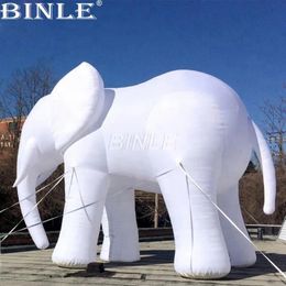 8 m de long (26 pieds) avec une fête de ventilation de la nuit grande cartonne animale de mascotte d'éléphant blanche blanche avec lumière LED pour décoration de vacances