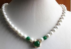 Gratis verzending 8 mm mooie witte schaal parel ketting+14 mm groene jades hanger ketting