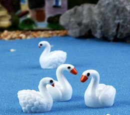 8pcs Lote White White Black Fairy Garden Miniatures Decoración de botellas de cristal Animal Mosscape Landscape Gnome Resin Craft3272268