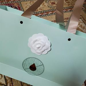 8 stks veel Witte kleur camellia DIY Deel 7X7 CM zelfklevende camellia voor C VIP stok op tas schoenen of kaart DIY handgemaakte sieraden acce3041