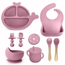 8 stuks siliconen kinderservies baby effen kleur babyvoeding set geboren slabbetje peuter gerechten plaat sucker kom mini lepel 231229