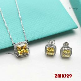 8rte Designer Bijoux Tiffanyset Pendentif Colliers T's Nouveau Carré Sucre Jaune Diamant Collier Oreille Stud Ensemble Tiktok Live 925 Sterling SI 8704