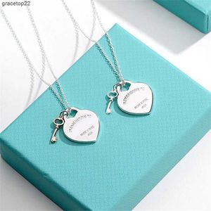 8x6k Designer Tiffansethanger kettingen t Home Precision Edition Sterling Zilver Licht Luxe Kleine Sleutel Grote Liefde Hanger Ketting Ketting Dames Geavanceerde d