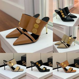 9.5cm Knight Mules Nouveaux Diapositives Pantoufles Sandales De Designer Femmes Chaussures De Luxe Slide Slipper Talons Aiguilles Designer Talons Creux Out Slip On Gold Hardware Boucles Chaussures