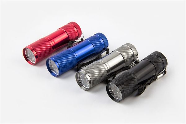 9 torche LED Mini lampe de poche LED 300LM LED lampe de poche de Camping torche lampes de poche étanches lampe 3AA torches alimentées par batterie