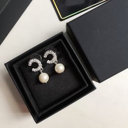 925 zilveren oorbellen ontwerpers merk parel oorbellen brief vrouwen charme oorbel voor bruiloft sieraden