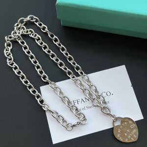 925 Argent Pendentif Collier Femmes Amour Cadeau Collier Avec Designer Logo Nouveau Charme De Mariage De Diamant Collier En Acier Inoxydable Imperméable À L'eau De Haute Qualité Bijoux