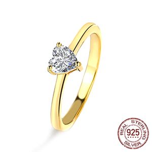 925 Anneaux d'argent massif pour femmes Minimaliste Sweet Heart Shape Shape Zircon Jaune Or Couleur Mince Finger Anneau Partie Cadeau Cadeau Bijoux de mode