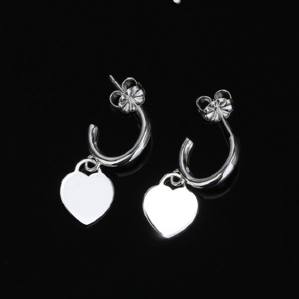 Pendientes de botón de corazón de plata de ley 925 para mujer Anillos de oreja de cristal brillante de oro de 18 quilates Joyas para fiesta Pendiente de amor clásico inscripción de marca de lujo min T tag charm