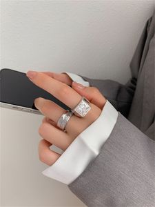 Bague en argent sterling 925 Femme Ins Niche Design Trendy Male Heavy Industry Exagéré Wide Noodle Index Finger Bijoux de mode