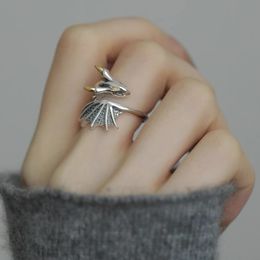 925 STERLING STRAGE DRAGON ANILLO FEMENA INS2023 Nuevo diseño de nicho Personalidad Avanzada Índice de viento frío Anillo de dedos