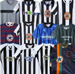 95 96 97 99 2000 01 03 04 05 Maillots de football rétro Newcastle SHEARER HAMANN PINAS 1993 1980 82 83 2006 OWEN CHEMISES DE FOOTBALL classiques